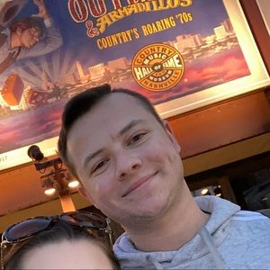 Meet your Posher, Ethan